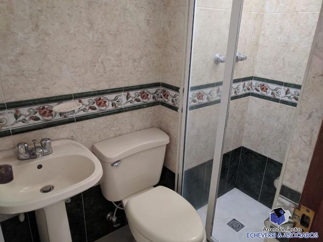 Casa de 3 alcobas en venta en El Dorado, Envigado, 212 m² · foto 3 de 9