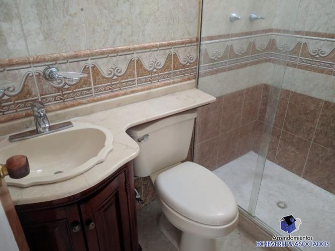 Casa de 3 alcobas en venta en El Dorado, Envigado, 212 m² · foto 5 de 9