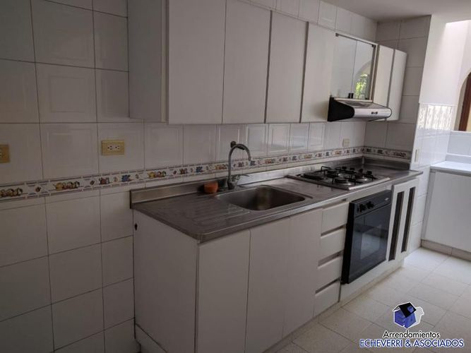 Casa de 3 alcobas en venta en El Dorado, Envigado, 212 m² · foto 7 de 9