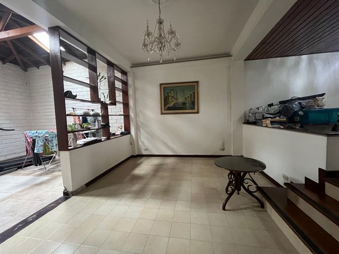Casa de 3 alcobas en venta en El Poblado, Medellín, 136 m² · foto 2 de 11