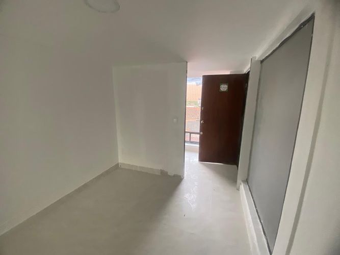 Oficina en arriendo en El Poblado, Medellín, 30 m² · foto 2 de 6