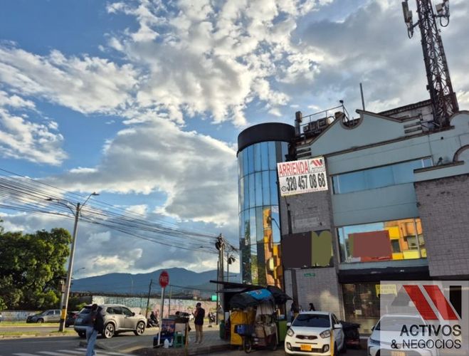 Oficina en arriendo en El Poblado, Medellín, 400 m² · foto 2 de 14