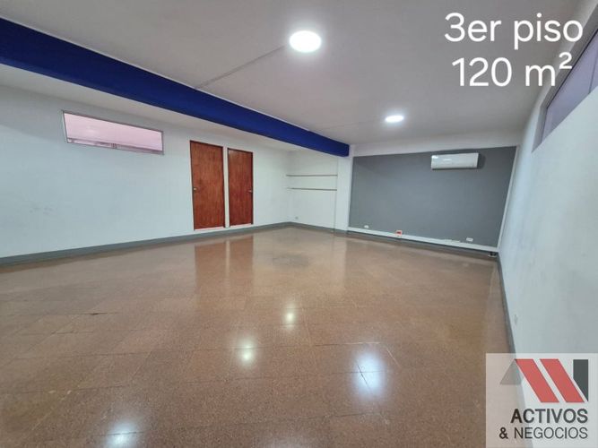 Oficina en arriendo en El Poblado, Medellín, 400 m² · foto 13 de 14
