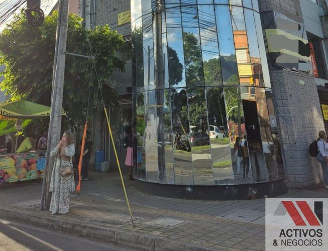 Oficina en arriendo en El Poblado, Medellín, 400 m² · foto 14 de 14