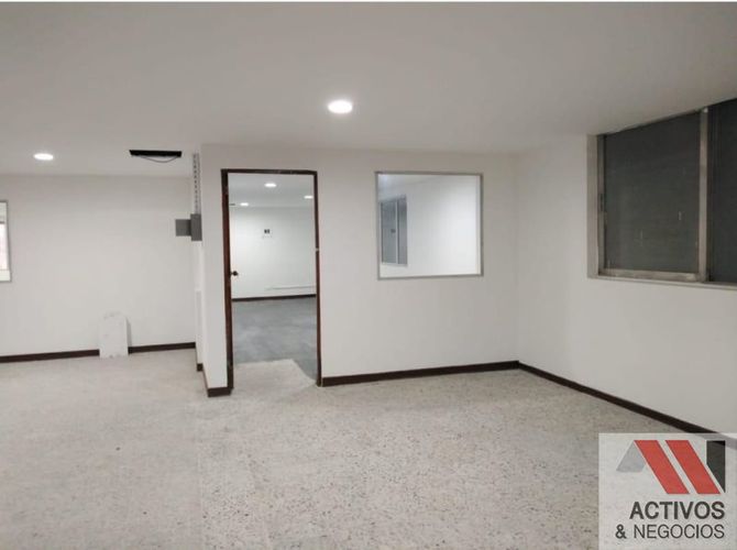 Bodega en arriendo en Zona Industrial No. 2, Itagüí, 2200 m² · foto 5 de 6