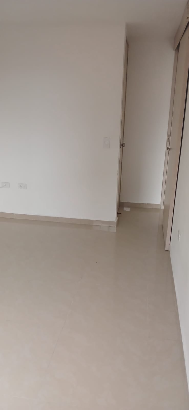 Apartamento en venta en Ditaires, La Estrella · foto 3 de 24
