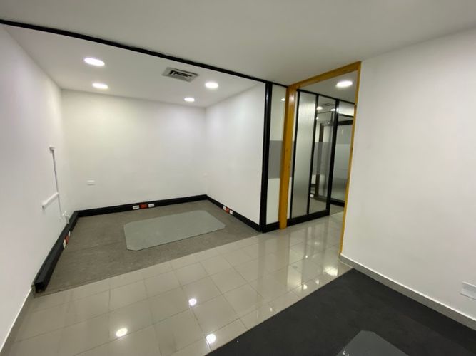 Oficina en arriendo en El Poblado, Medellín, 120 m² · foto 2 de 13
