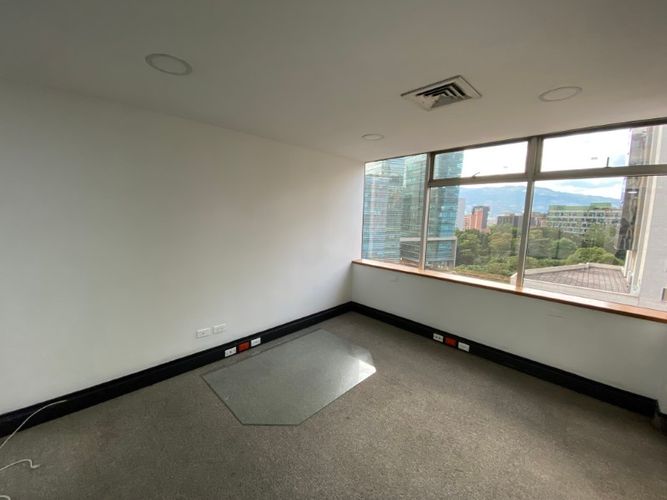 Oficina en arriendo en El Poblado, Medellín, 120 m² · foto 6 de 13