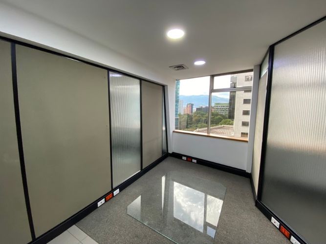 Oficina en arriendo en El Poblado, Medellín, 120 m² · foto 8 de 13