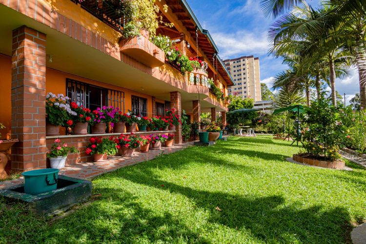 Casa de 7 alcobas en venta en Belen, Marinilla, 1014 m² · foto 2 de 24