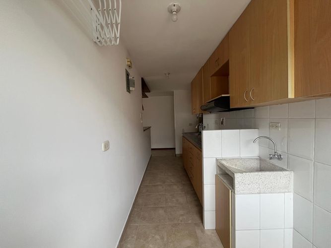 Apartamento de 2 alcobas en arriendo en El Poblado, Medellín, 72 m² · foto 4 de 12