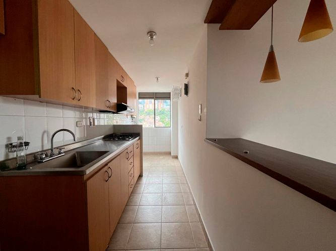 Apartamento de 2 alcobas en arriendo en El Poblado, Medellín, 72 m² · foto 5 de 12