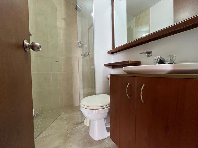 Apartamento de 2 alcobas en arriendo en El Poblado, Medellín, 72 m² · foto 9 de 12