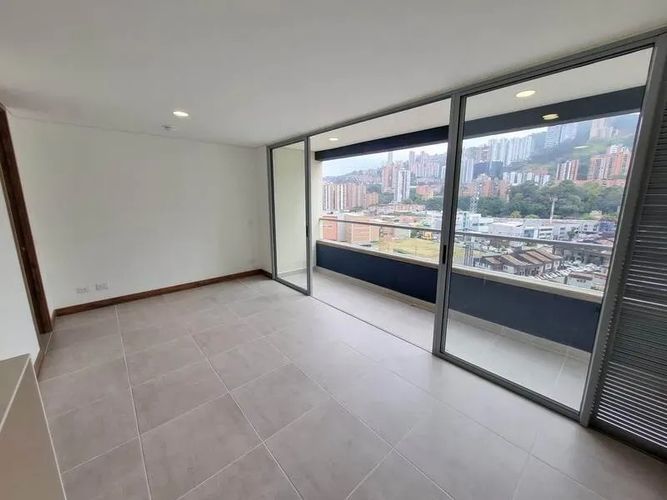 Apartamento de 1 alcoba en arriendo en El Poblado, Medellín, 45 m² · foto 2 de 11