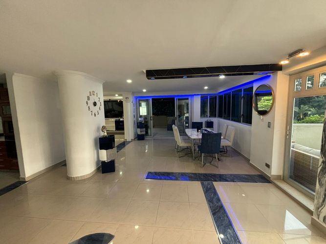 Apartamento de 3 alcobas en venta en El Poblado, Medellín, 262 m² · foto 9 de 18