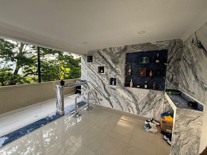 Apartamento de 3 alcobas en venta en El Poblado, Medellín, 262 m² · foto 3 de 18