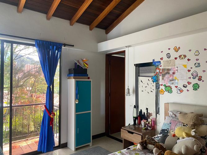 Casa de 4 alcobas en venta en Escobero, Envigado, 275 m² · foto 16 de 20