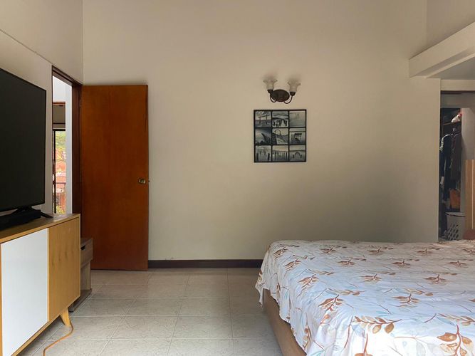 Casa de 4 alcobas en venta en Escobero, Envigado, 275 m² · foto 12 de 20