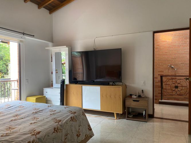Casa de 4 alcobas en venta en Escobero, Envigado, 275 m² · foto 15 de 20