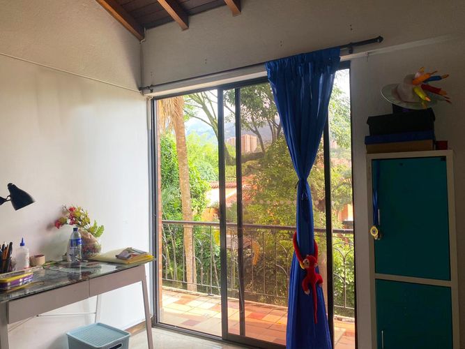 Casa de 4 alcobas en venta en Escobero, Envigado, 275 m² · foto 2 de 20