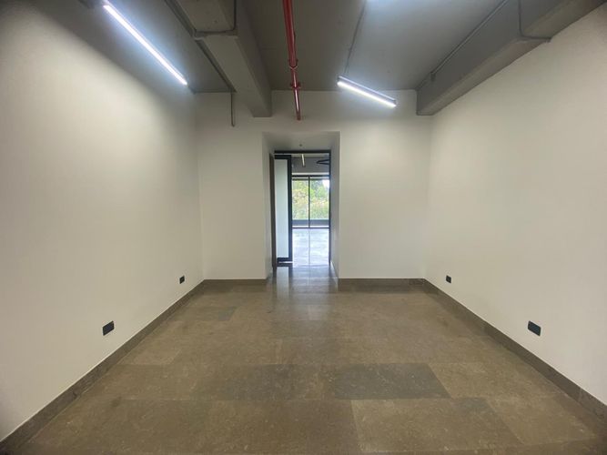 Oficina en arriendo en Loma Del Chocho, Envigado, 65 m² · foto 5 de 13