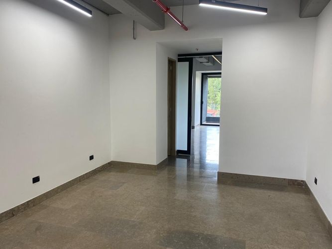 Oficina en arriendo en Loma Del Chocho, Envigado, 65 m² · foto 4 de 13