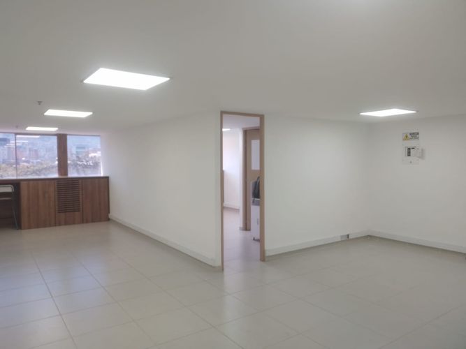 Oficina en arriendo en Naranjal, Medellín, 75 m² · foto 7 de 16