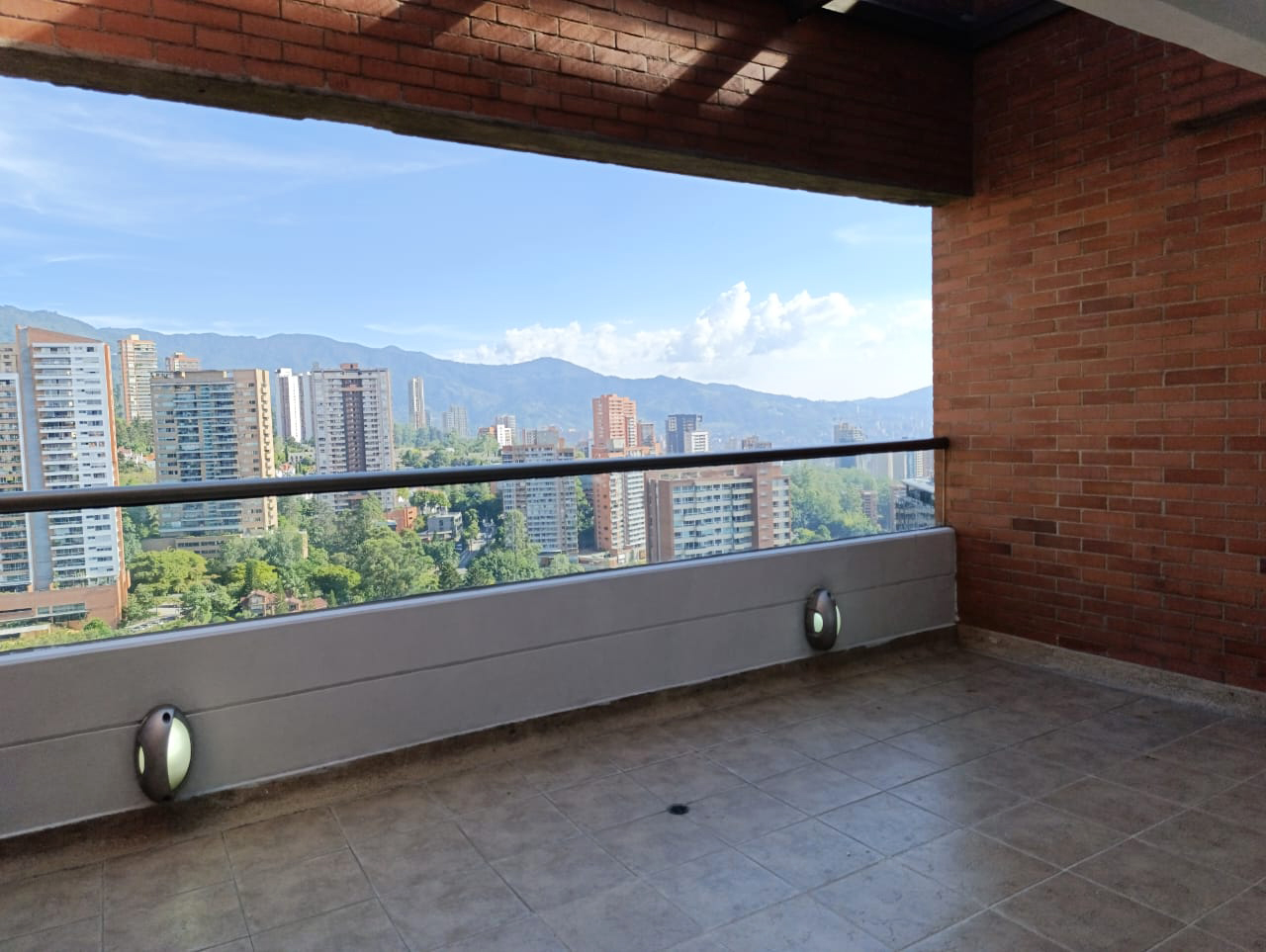 Apartamento en arriendo en El Poblado, Medellín · foto 18 de 19