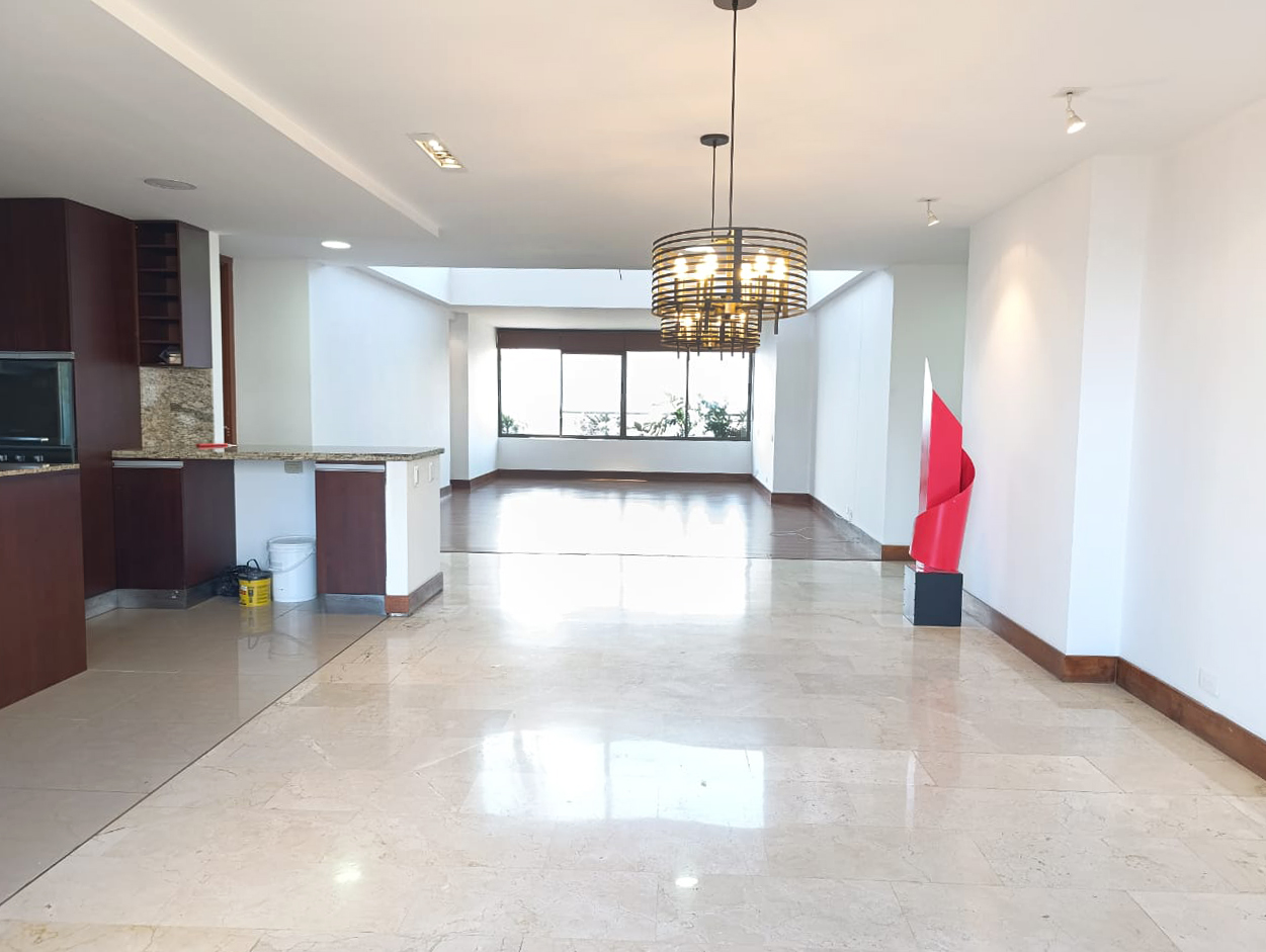 Apartamento en arriendo en El Poblado, Medellín · foto 2 de 19
