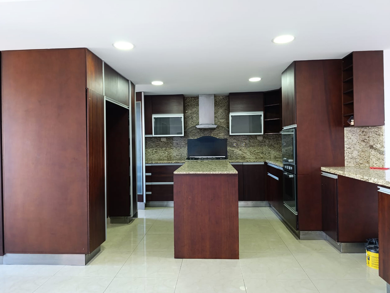 Apartamento en arriendo en El Poblado, Medellín · foto 3 de 19