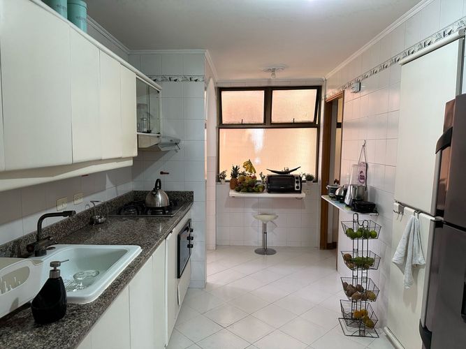 Apartamento de 3 alcobas en venta en El Poblado, Medellín, 139 m² · foto 4 de 10