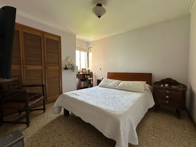 Apartamento de 3 alcobas en venta en El Poblado, Medellín, 139 m² · foto 7 de 10