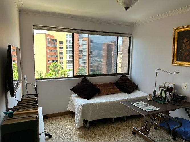Apartamento de 3 alcobas en venta en El Poblado, Medellín, 139 m² · foto 8 de 10