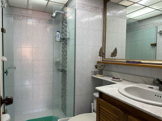 Apartamento de 3 alcobas en venta en El Poblado, Medellín, 139 m² · foto 9 de 10