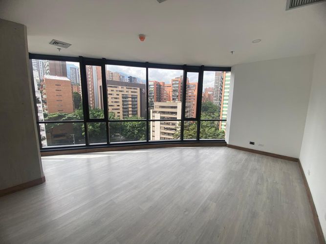 Oficina en arriendo en El Poblado, Medellín, 50 m² · foto 3 de 18