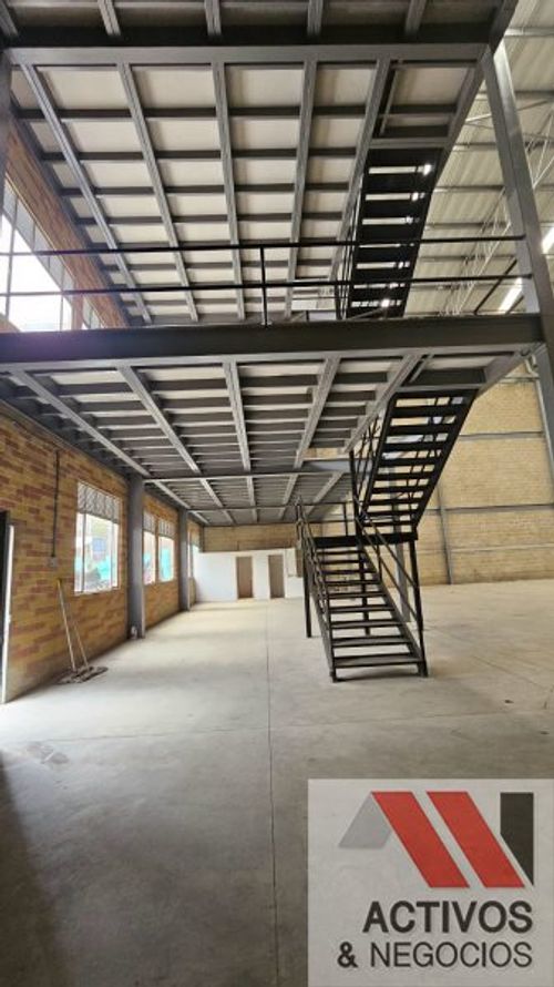 Bodega en arriendo en Guarne, 1631 m² · foto 8 de 13