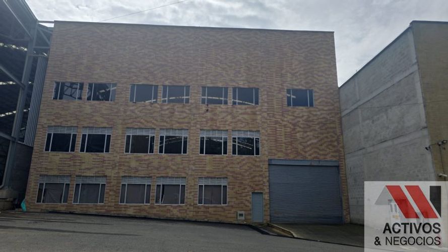 Bodega en arriendo en Guarne, 1631 m² · foto 11 de 13