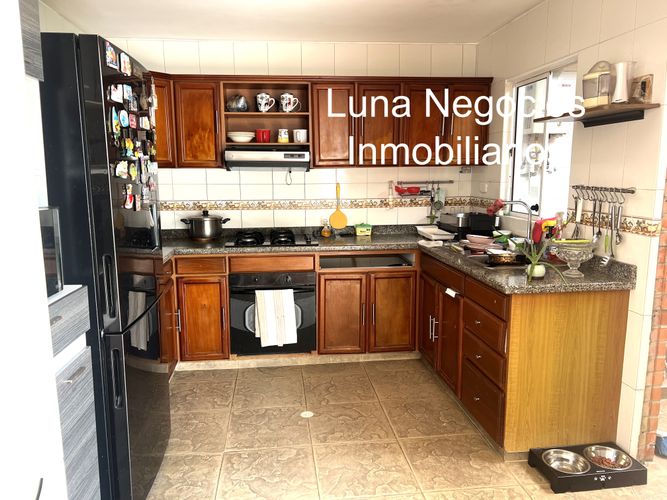 Casa de 3 alcobas en venta en Lagos Del Cacique, Bucaramanga, 230 m² · foto 4 de 8