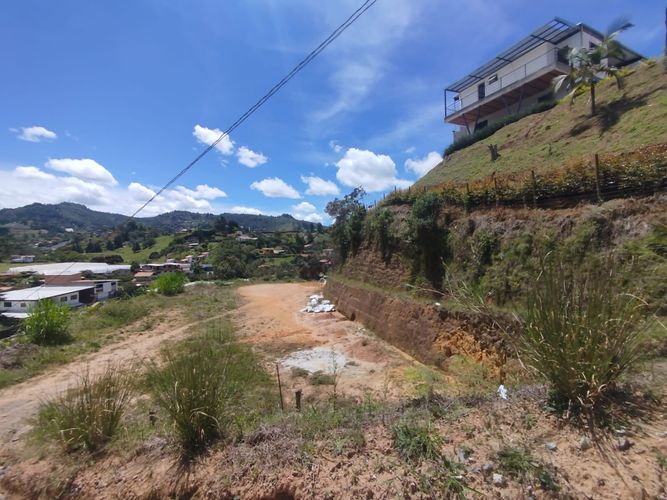Lote en venta en Chaparral, Guarne, 3500 m² · foto 8 de 12