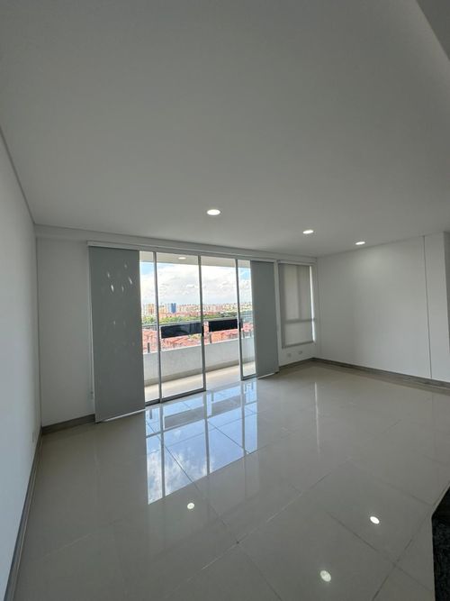 Apartamento de 3 alcobas en venta en Valle Del Lili, Cali, 91 m² · foto 2 de 17