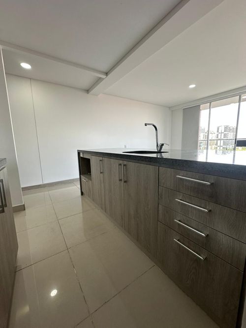 Apartamento de 3 alcobas en venta en Valle Del Lili, Cali, 91 m² · foto 7 de 17