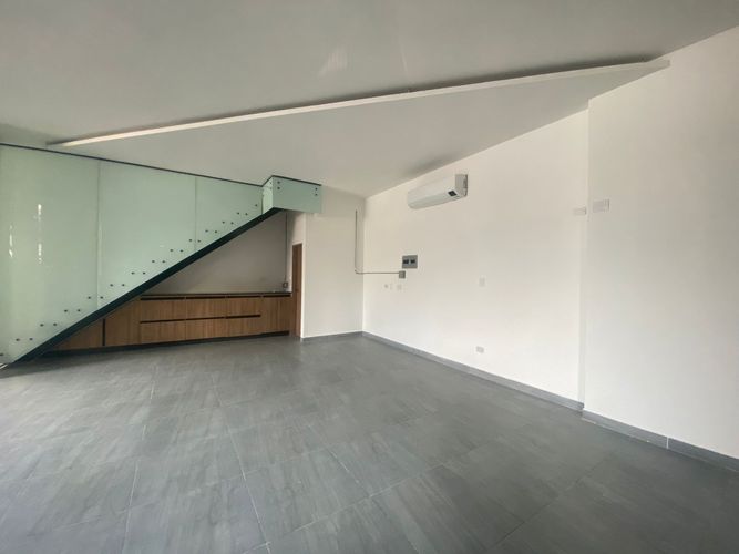 Local en arriendo en El Poblado, Medellín, 50 m² · foto 2 de 5