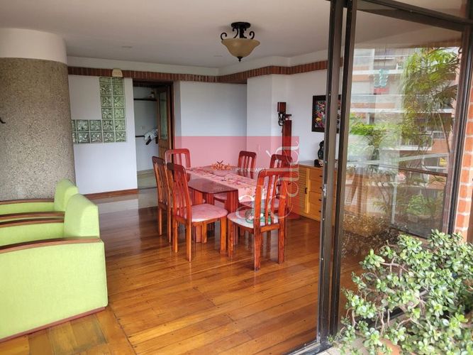 Apartamento de 3 alcobas en venta en Los Balsos, Medellín, 185 m² · foto 2 de 16