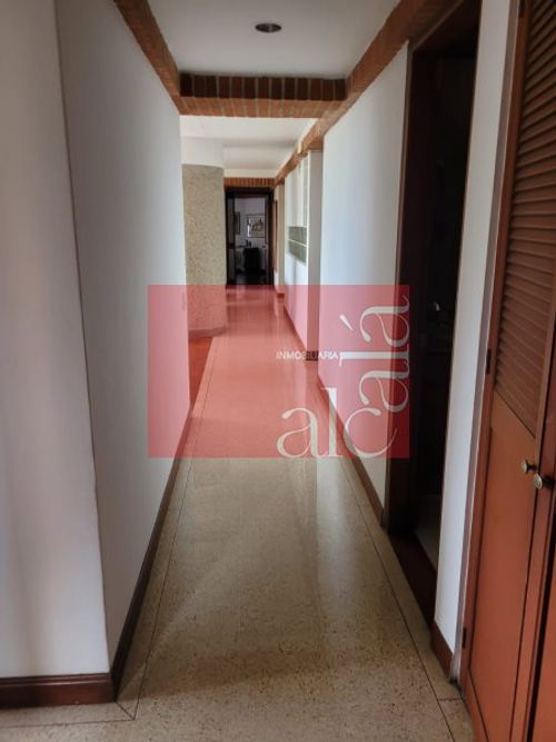 Apartamento de 3 alcobas en venta en Los Balsos, Medellín, 185 m² · foto 9 de 16