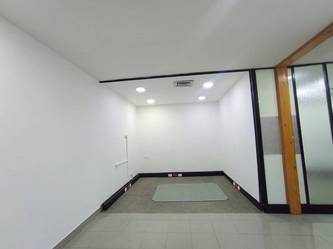 Oficina en arriendo en Manila, Medellín, 143 m² · foto 3 de 24
