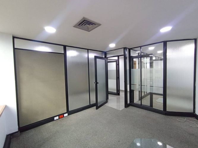 Oficina en arriendo en Manila, Medellín, 143 m² · foto 13 de 24