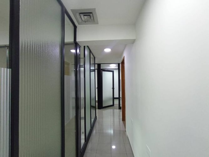 Oficina en arriendo en Manila, Medellín, 143 m² · foto 14 de 24