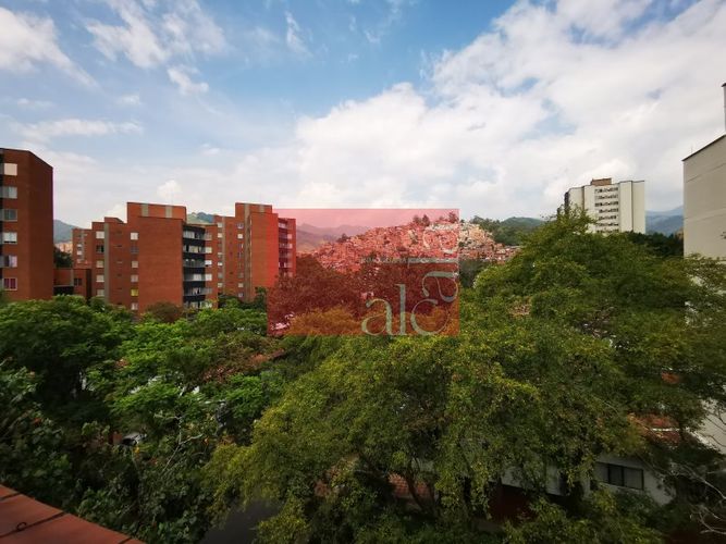 Edificio en venta en La Gloria, Medellín, 1000 m² · foto 4 de 24