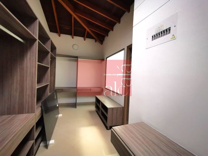 Edificio en venta en La Gloria, Medellín, 1000 m² · foto 14 de 24