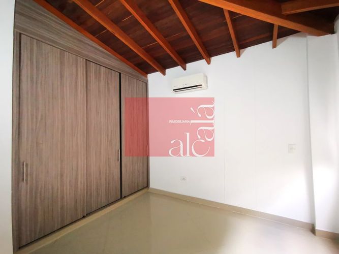 Edificio en venta en La Gloria, Medellín, 1000 m² · foto 16 de 24